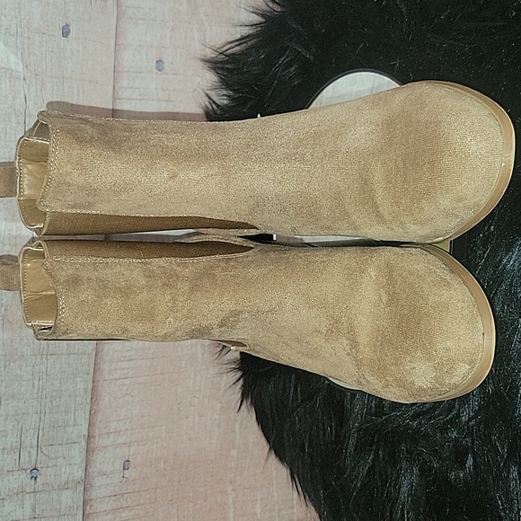 French Connection Tan Suede Booties - Picture 3 of 11